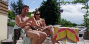 Wat kan ik verwachten bij een naturistencamping?