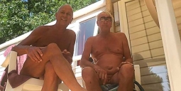 Vakantiepartner voor dove autist, die ook nog naturist is