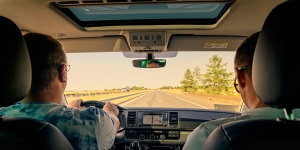 Carpoolen tijdens de naturistische vakantie